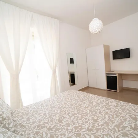 Frühstückspension Cristina 3*