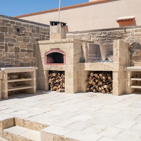 Cristina Bed & Breakfast 3*