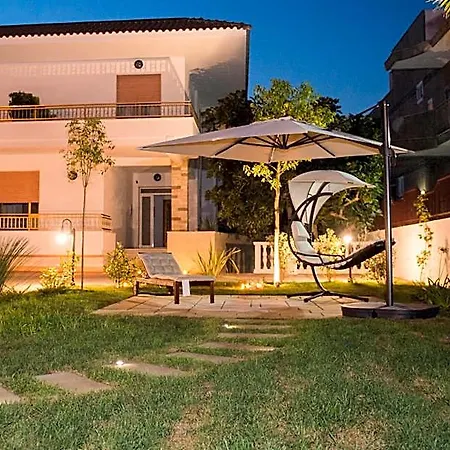 Cristina Bed & Breakfast 3*